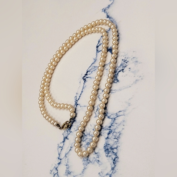 Vintage Pearl Necklace - Picture 11 of 12